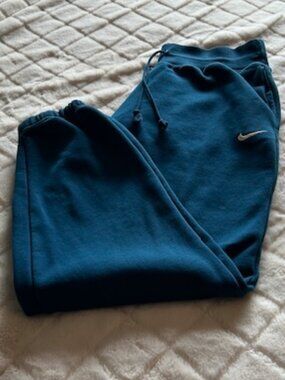Preowned NIKE Sweatpants - Large